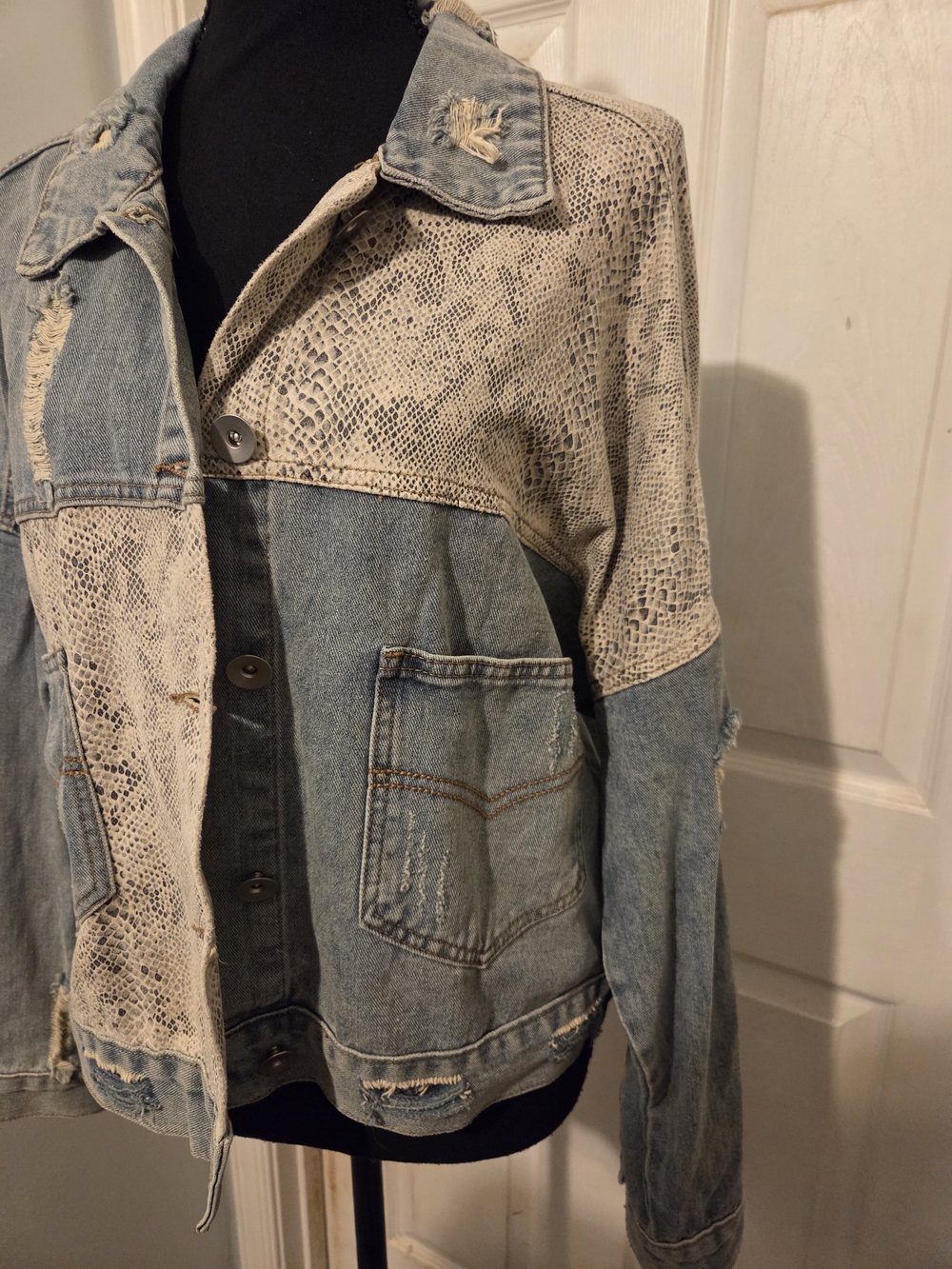 Veveret Light Blue Denim Jacket with Neutral Snake-Print Panels - Picture 3 of 7